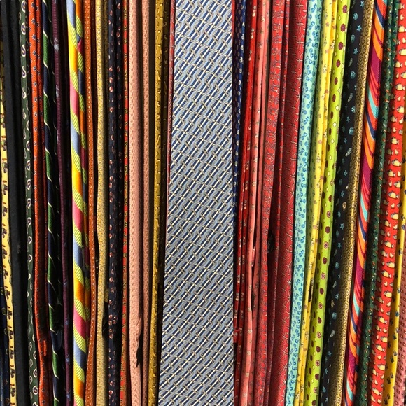 Hermès tie. Stirrups and stripes. - Picture 3 of 5